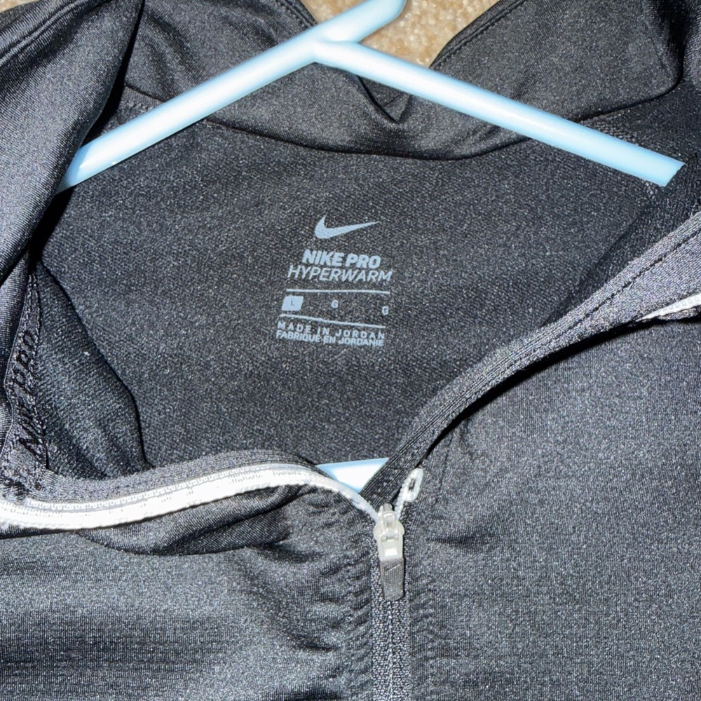 Nike Black and Gray Long Sleeve Women's Top - Picture 2 of 2